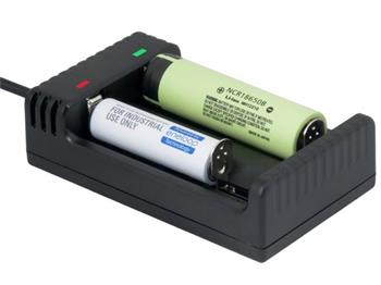 AVACOM USB nabíječka baterií U3 PRO (Ni-MH, AA, AAA, Li-Ion 18650)