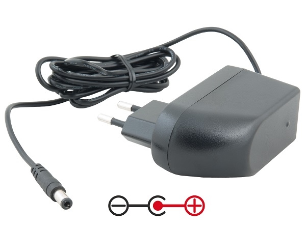AVACOM Universal Power Adapter 5V 3A 15W Connector 5.5mm x 2.1mm Center Positive